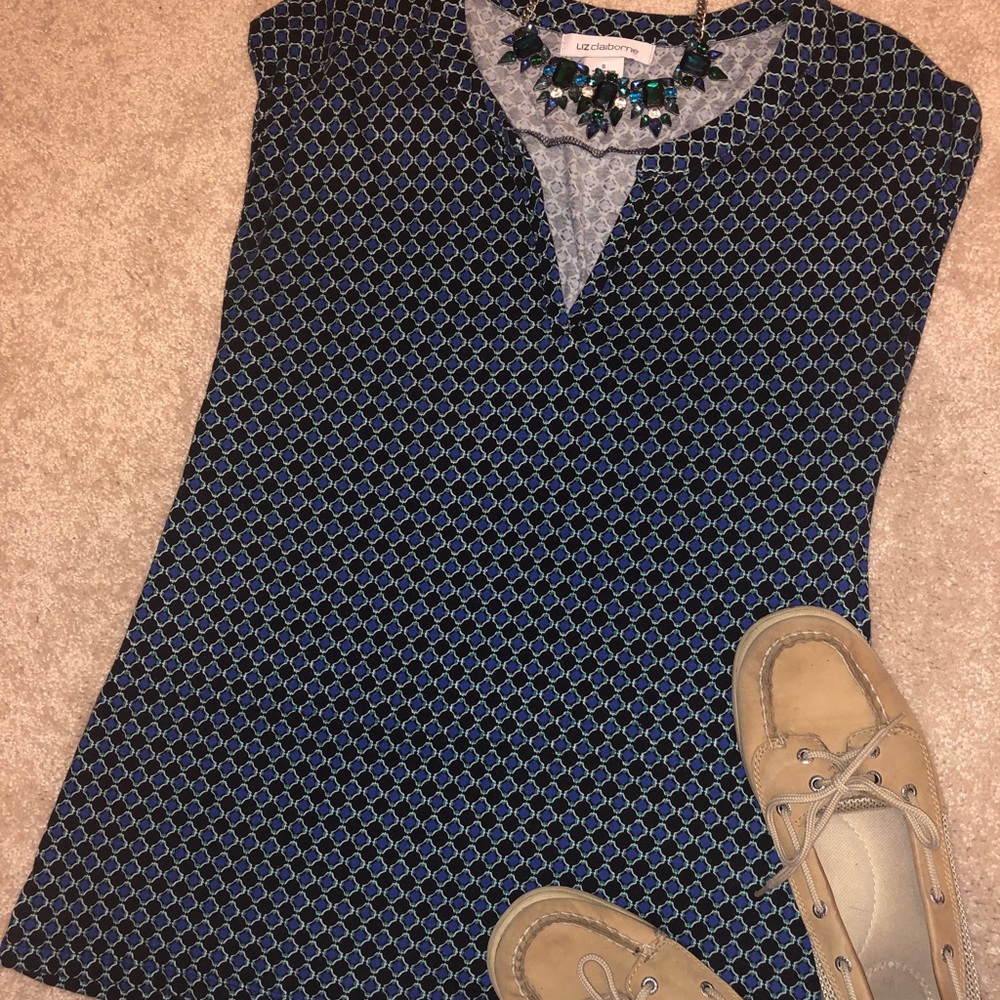 Geometric Patterned VNeck Tee